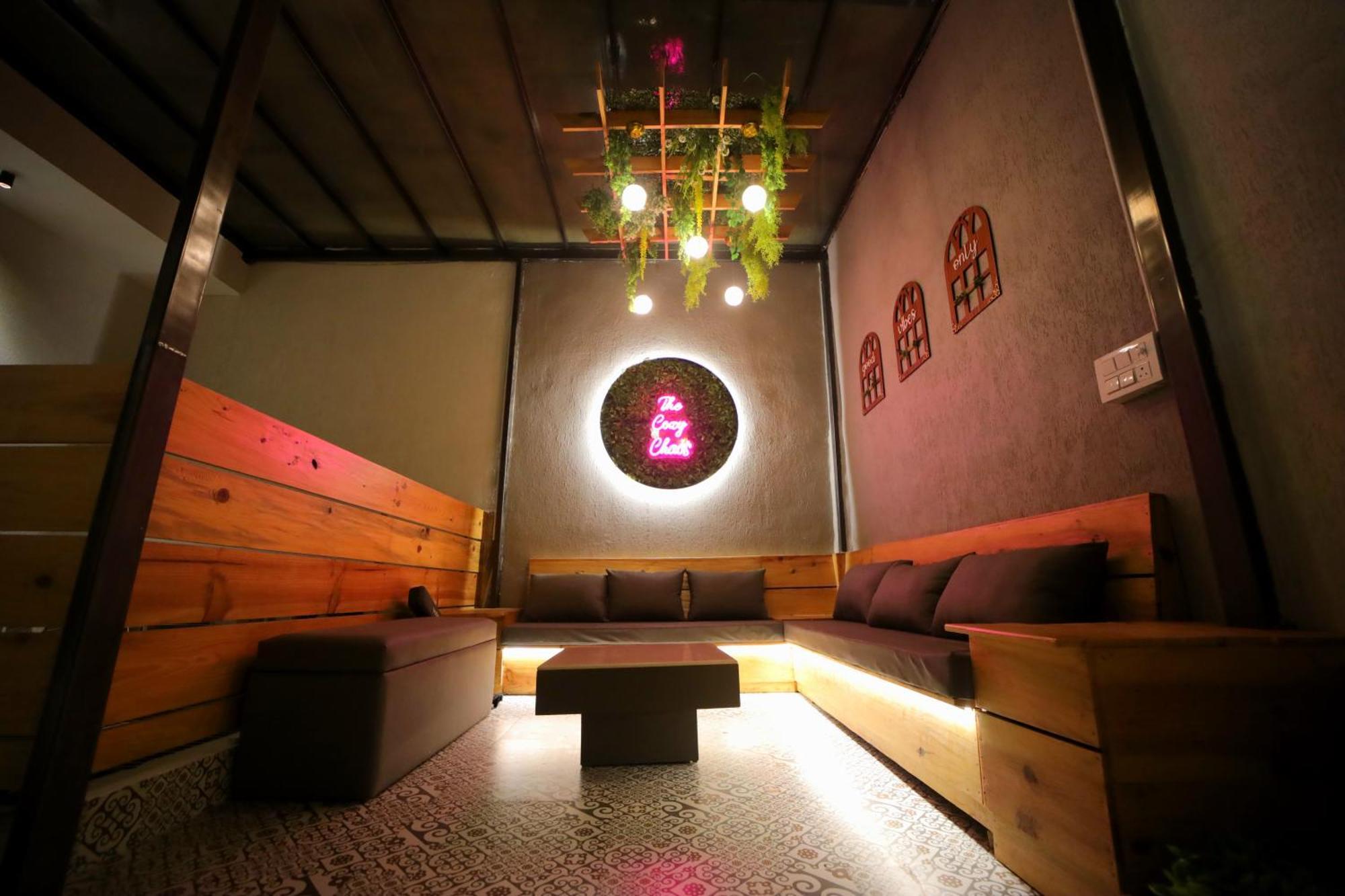 アーグラ The Cozy Chaosヴィラ エクステリア 写真